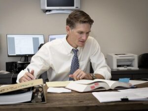 Why You Should Call Roman Austin Personal Injury Lawyers After an Accident in Largo, FL